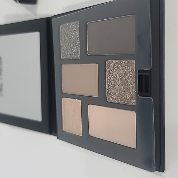 SALE! ✅Too Faced COLD SMOLDER NUDES Born This Way Eyeshadow Palette ✨BNIB - Picture 16 of 17